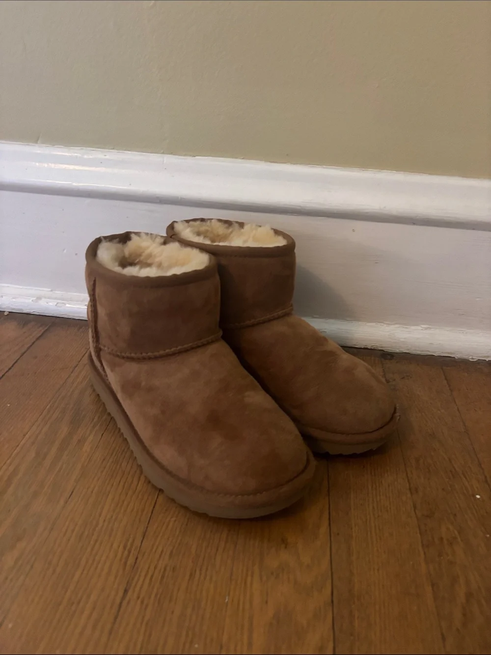 UGG Kids Classic Mini Boot in Chestnut